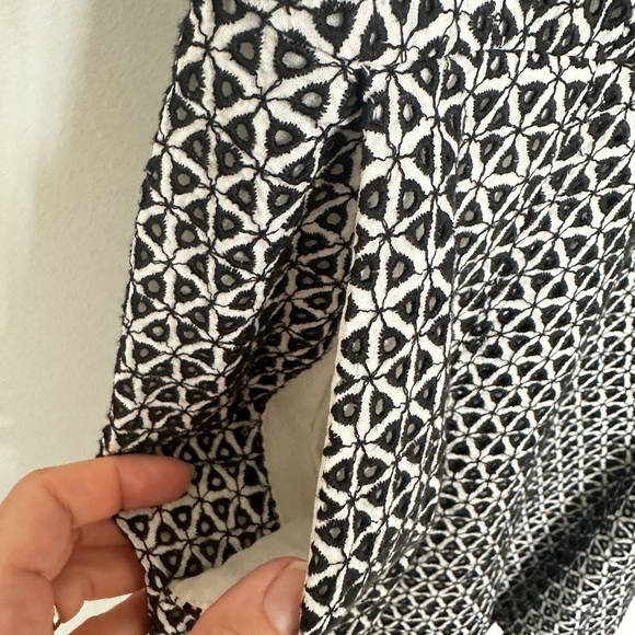 J. Crew Fit and Flare Eyelet Dress Pleated Pockets Sleeveless Black White Sz 4 - Picture 6 of 7